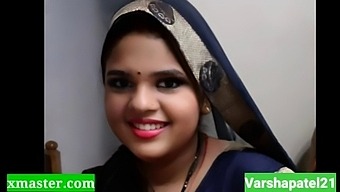 Indian Girl Masturbates In Viral Video