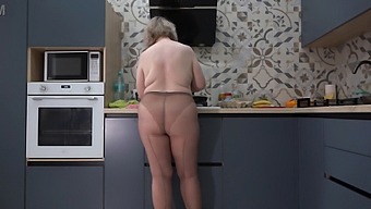 Watch A Curvy Wife In Nylon Pantyhose In The Kitchen: Behind The Scenes